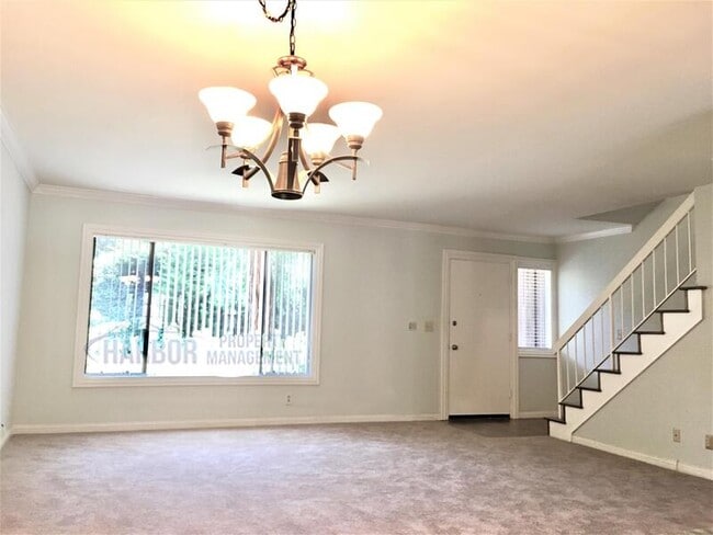 Building Photo - 2053 Stonewood Ct