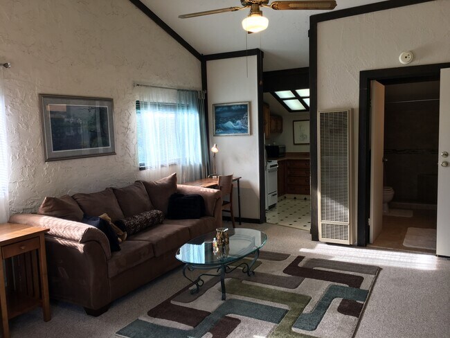 Building Photo - 11060 Enchanto Vista Dr
