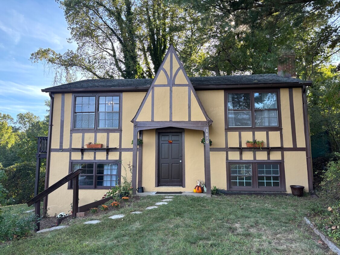 Foto principal - 3810 Bayview Dr