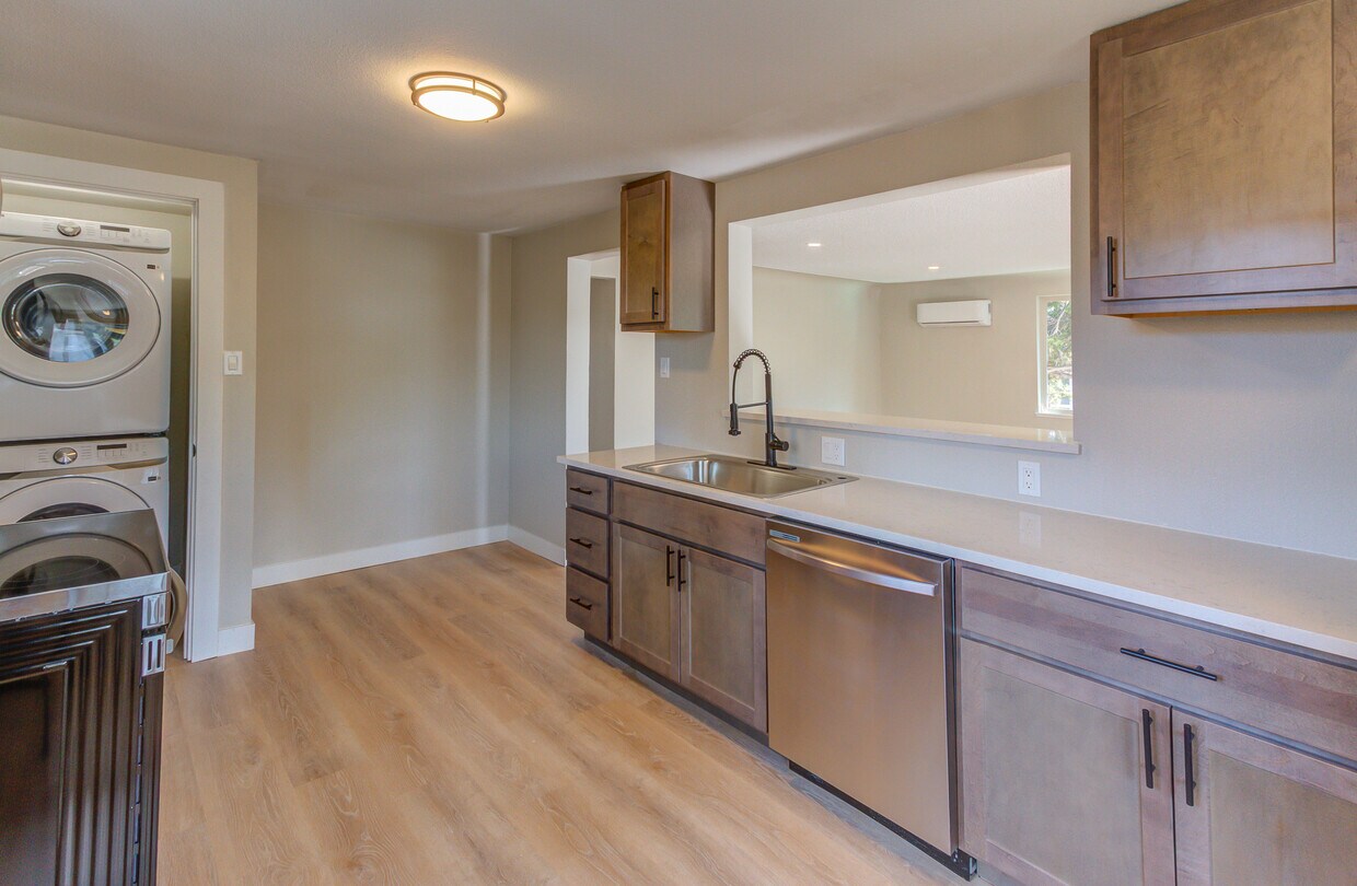 Foto principal - 1030 Quitman St