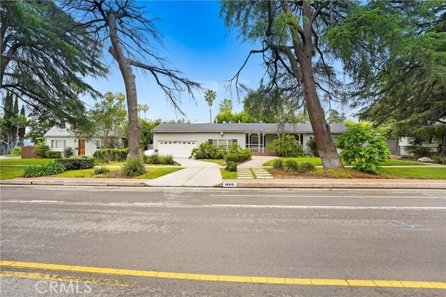 Foto del edificio - 10915 White Oak Ave