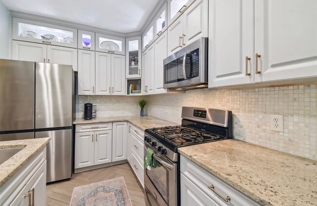 Building Photo - 2311 W Morrison Ave