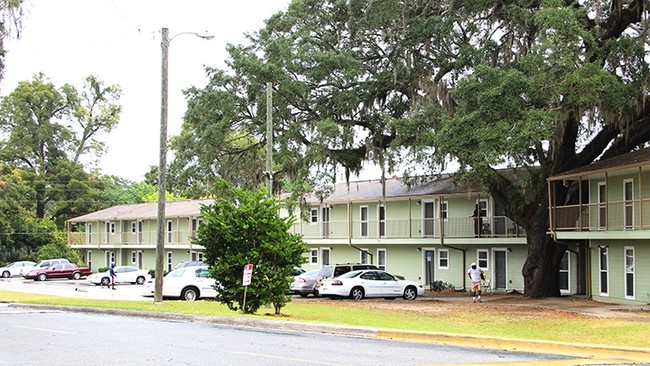 Foto del edificio - Parkside Gardens Apartments