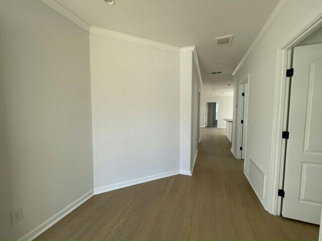 Building Photo - 3539 Vine Trl