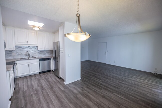 Foto del edificio - 1737 Glendon Ave