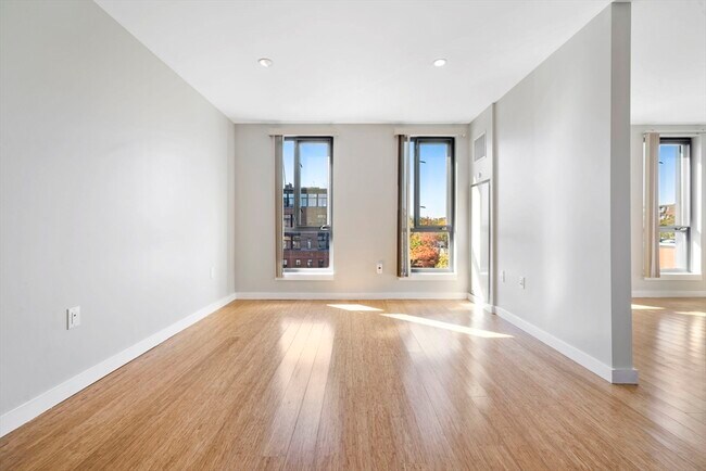 Foto del edificio - 691 Massachusetts Ave