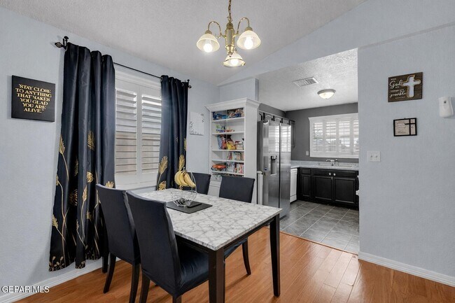 Foto del edificio - 3092 Tierra Bowles Dr