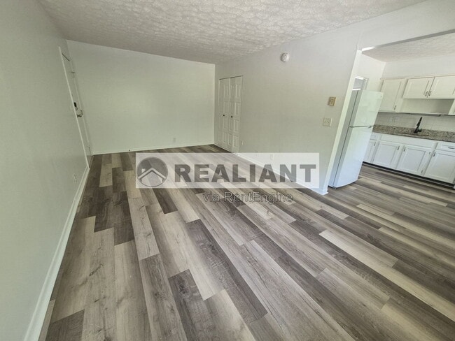 Building Photo - 922 Highland Ave