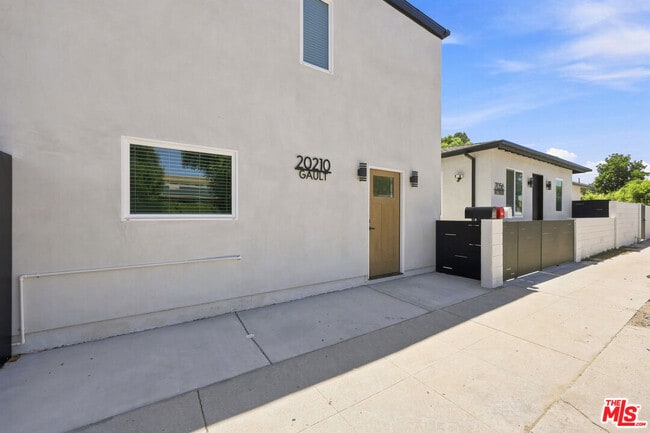 Building Photo - 20212 W Gault St