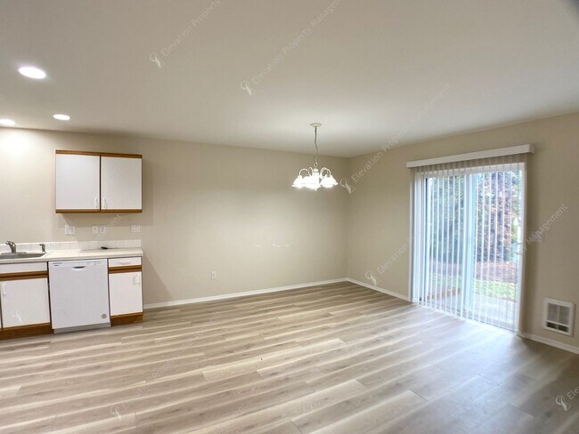 Foto del edificio - Bright 3 BR - 3 BA Townhouse in Redmond