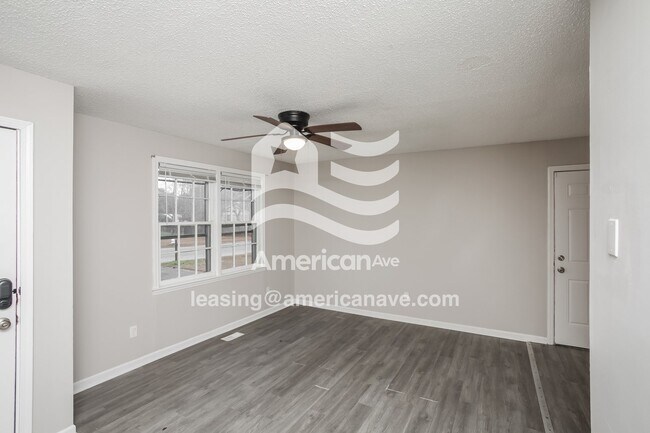 Foto del edificio - 100 Black Oak Rd
