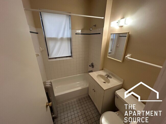 Foto del edificio - 7728 N Marshfield Ave