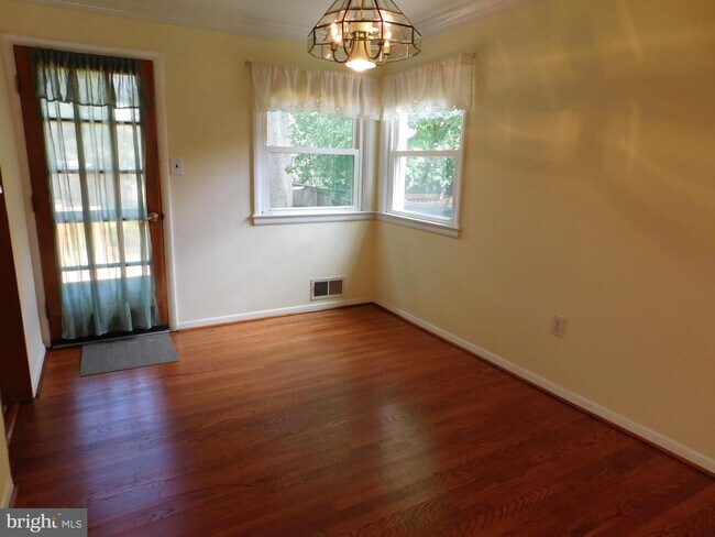 Building Photo - 6624 Moly Dr