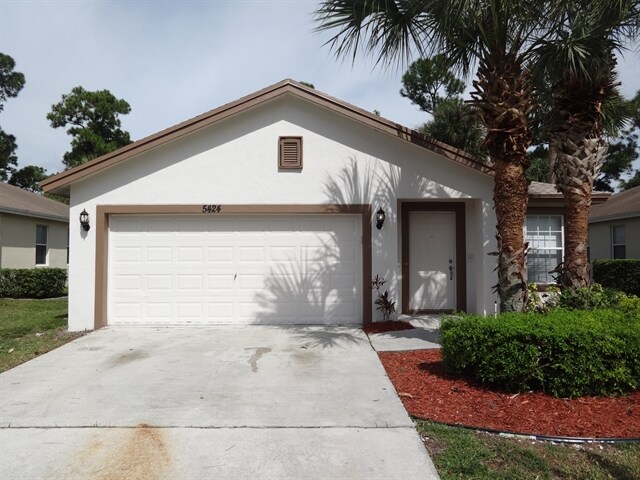 Primary Photo - 5424 Club Cir