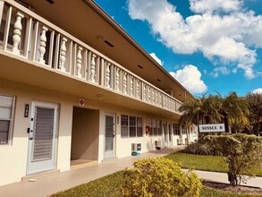 Building Photo - 159 Sussex H