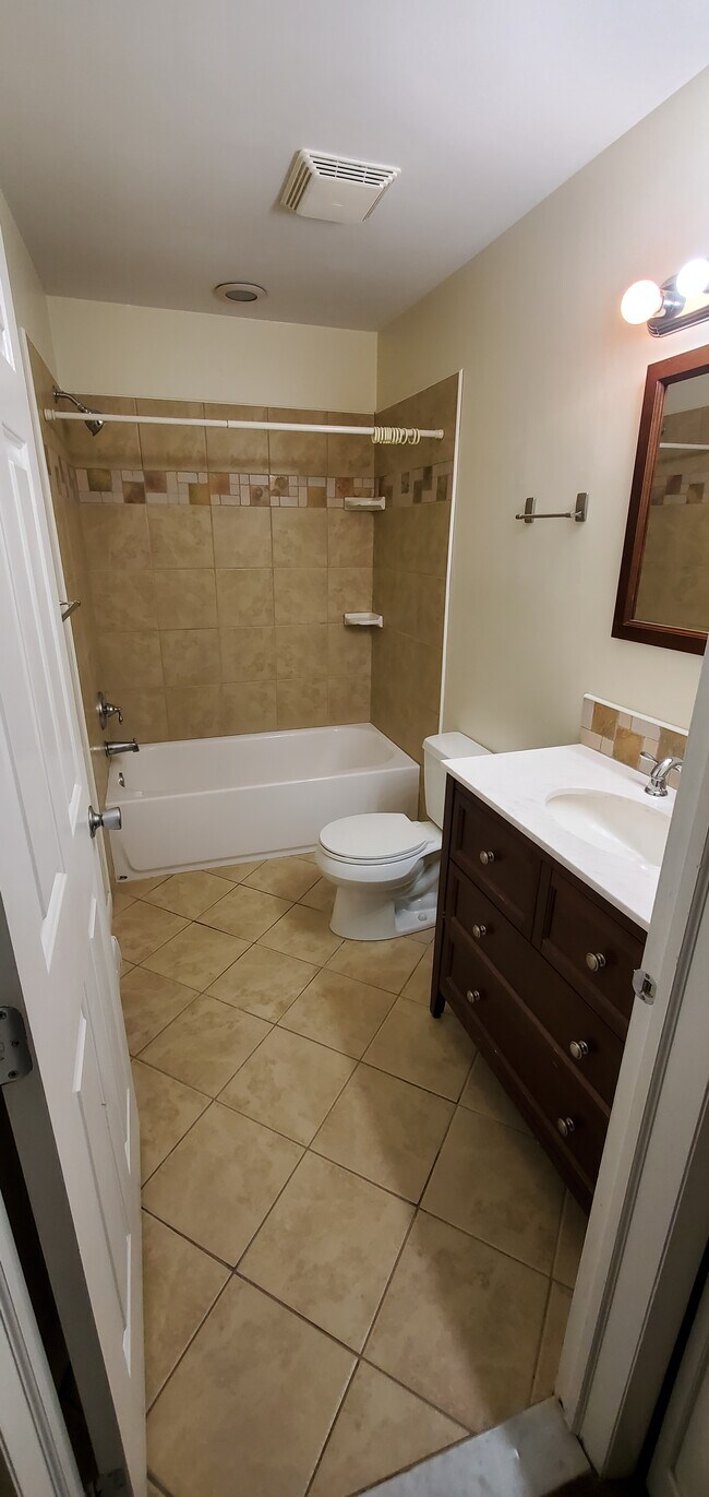 2049 Lucas Ln Unit 2049, Voorhees Township, NJ 08043 Condo for Rent