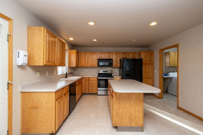 Foto del edificio - 3 bed, 2.5 bath Home in English Ranch Neig...