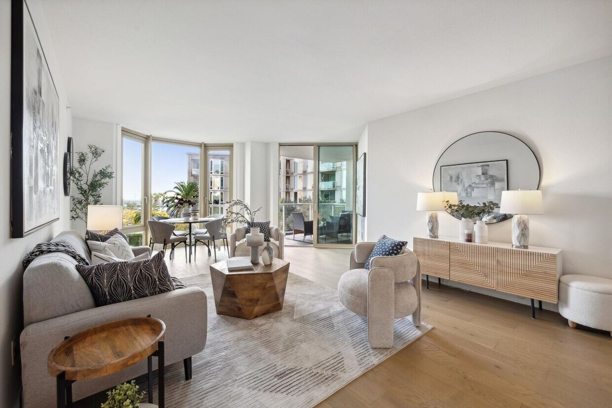 Primary Photo - 2BR/2BA Remodeled Condo in the Towers! NEW...