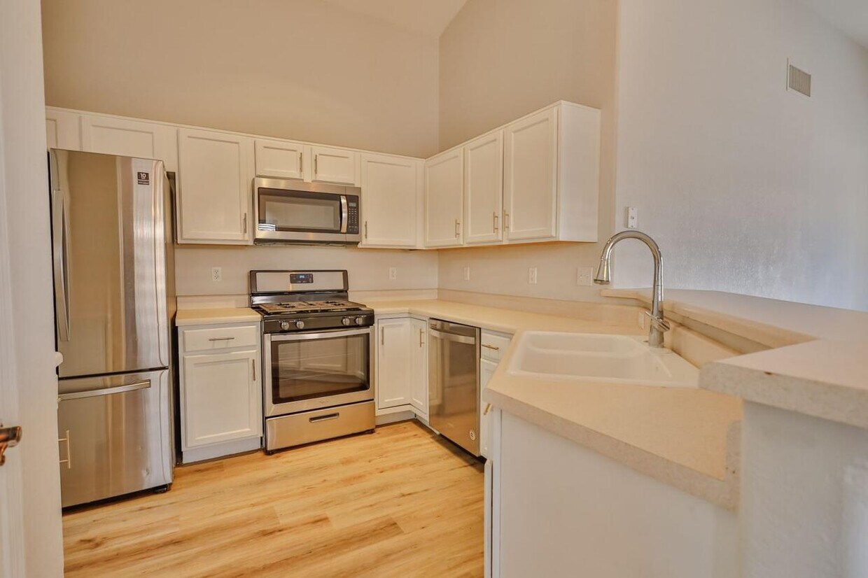 Primary Photo - 7766 S Precious Opal Dr
