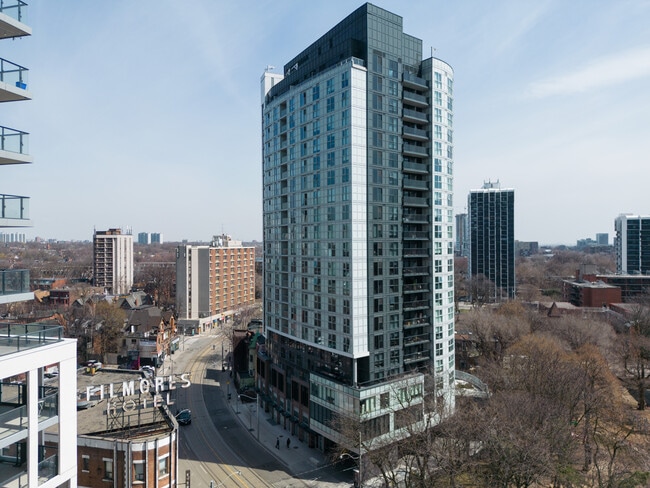 Building Photo - 219 Dundas St E