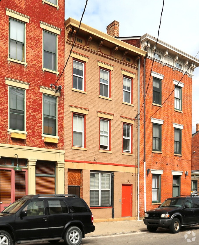 Building Photo - 1433 Walnut St