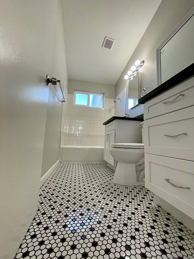 Foto del edificio - 2012 E Howe Ave