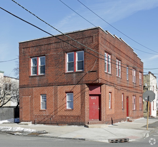 Building Photo - 571 Jackson Ave