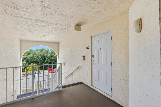 Foto del edificio - 4452 NE Ocean Blvd