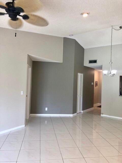 Building Photo - 3348 Lucerne Park Dr