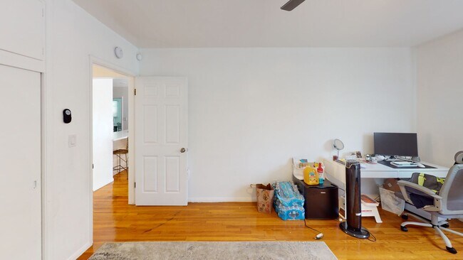 Foto del edificio - 4955 63rd St