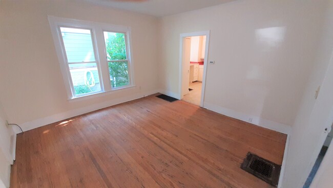 Building Photo - 410 S Aurora St
