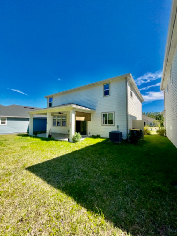Foto del edificio - 11655 Golden Lake Ln