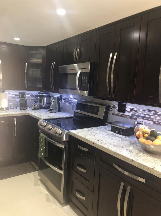 Foto del edificio - 1155 NW 123rd Ct