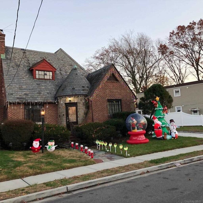Primary Photo - 19 Nassau Ct
