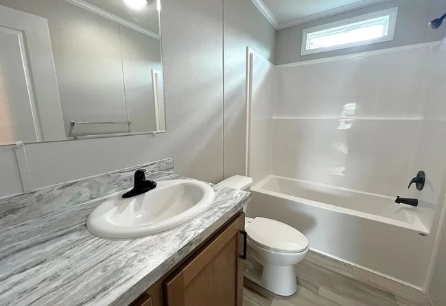 Foto del edificio - 6588 N Hampshire Dr