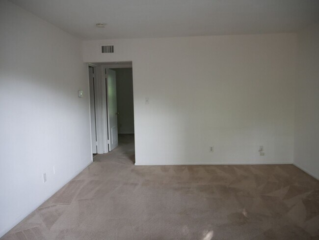 Foto del edificio - 3822-J Country Club Road