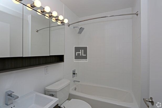 Foto del edificio - 410 W 53rd St