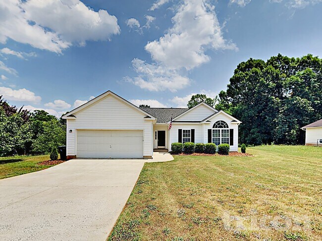 Building Photo - 3004 Dairy Farm Dr