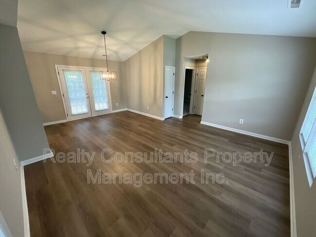 Foto del edificio - 2711 Ingleside Dr