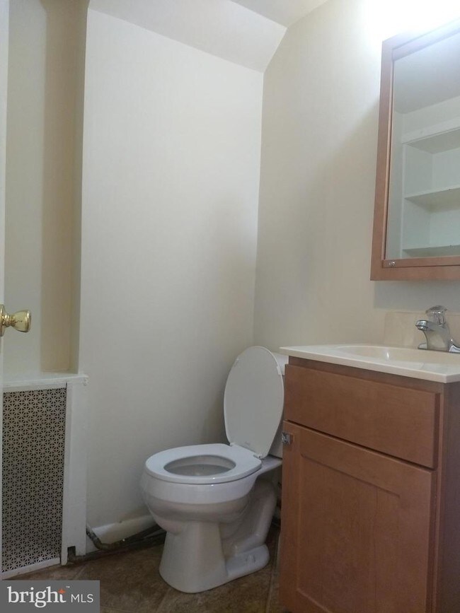 Building Photo - 33 W Main St