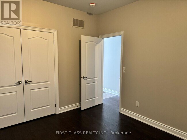 Building Photo - 9 Washburn Path