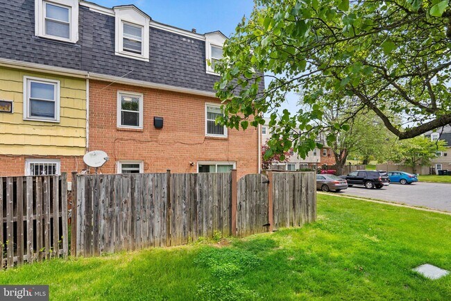 Foto del edificio - 81 Watkins Park Dr