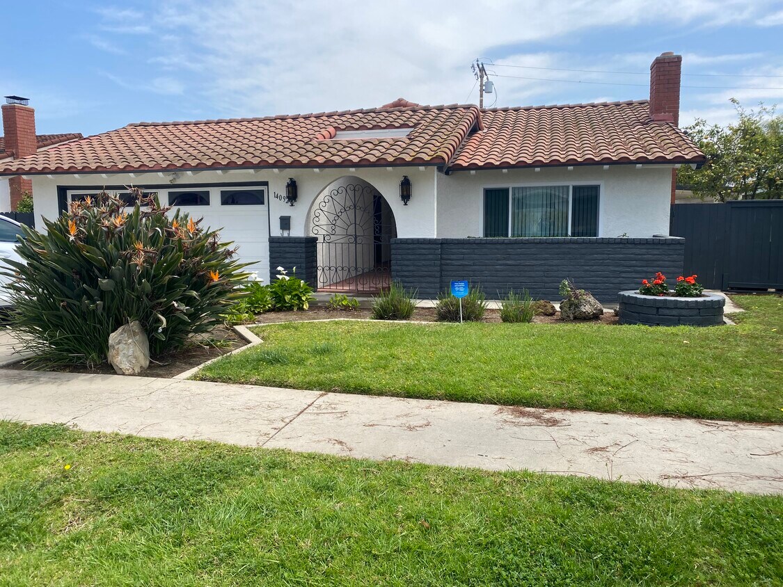 Primary Photo - 14092 Utt Dr