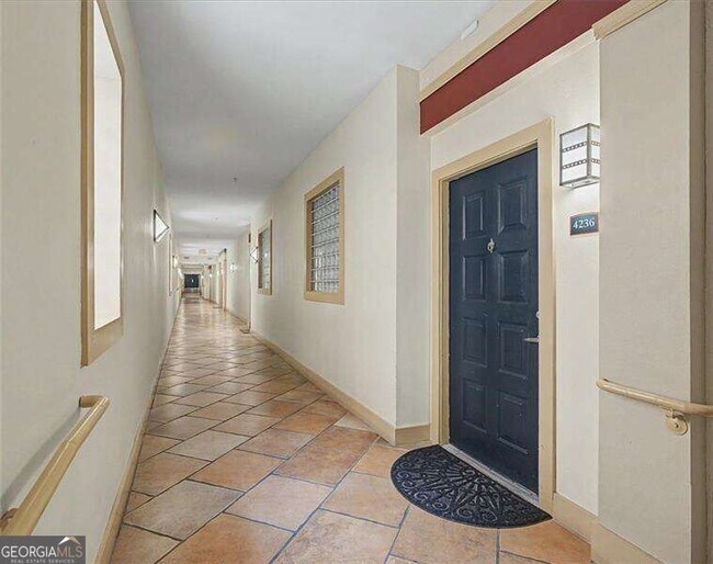 Foto del edificio - 10 Perimeter Summit Blvd