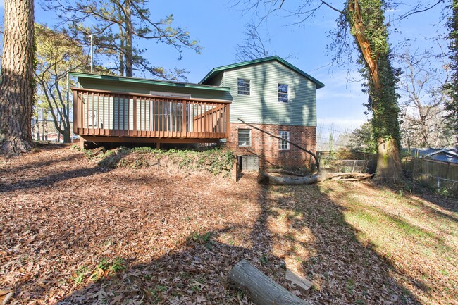 Building Photo - 605 Essington Pl