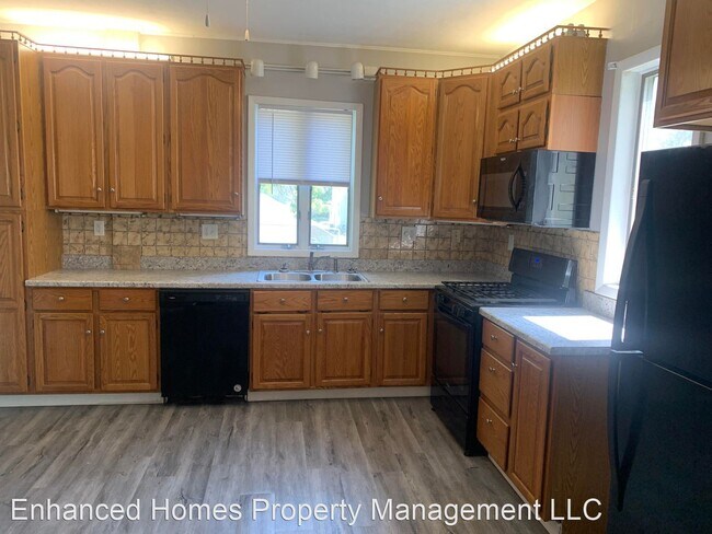 Building Photo - 5 br, 1 bath House - 1104 3rd St.