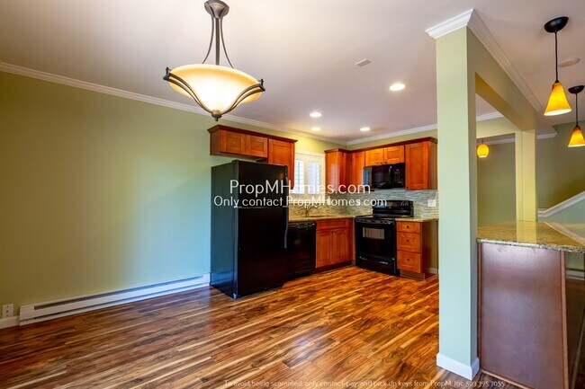 Foto del edificio - Tranquil Two-Bedroom Condo Overlooking Lak...