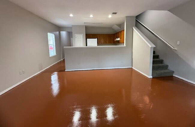 Foto del edificio - Duplex in Woodlake Available Now