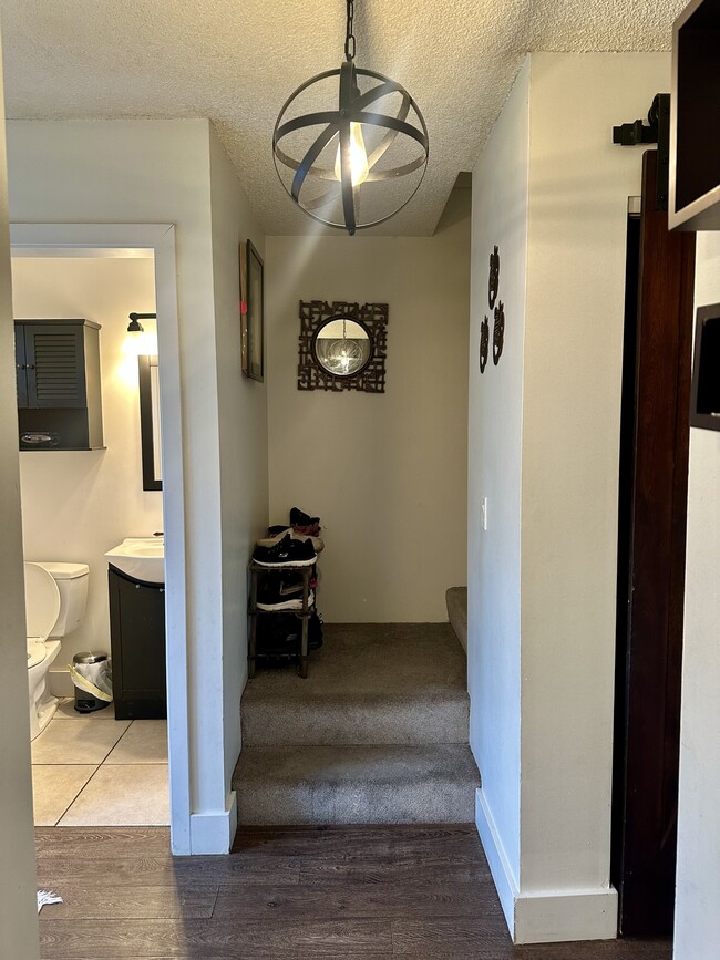 Building Photo - 9388-9128 128 St