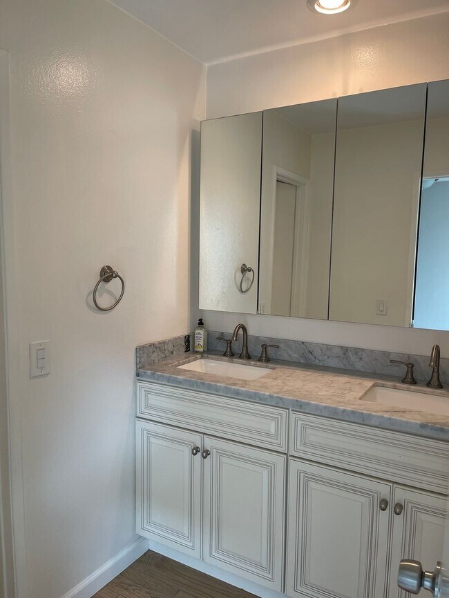 Building Photo - Beautiful Home in Westminster for Lease